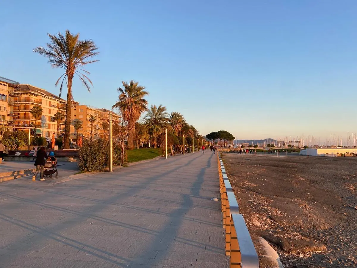 La Tana Dei Buoni Propositi “In Riviera” Lejlighed Chiavari Italien